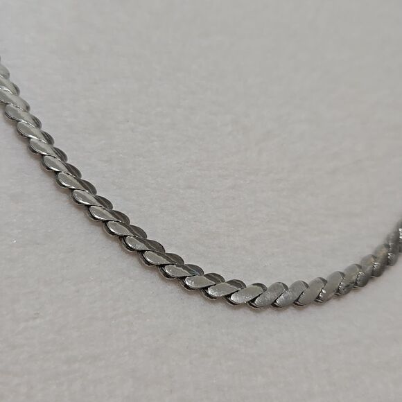 Stainless Serpentine Link Necklace - Picture 5 of 6